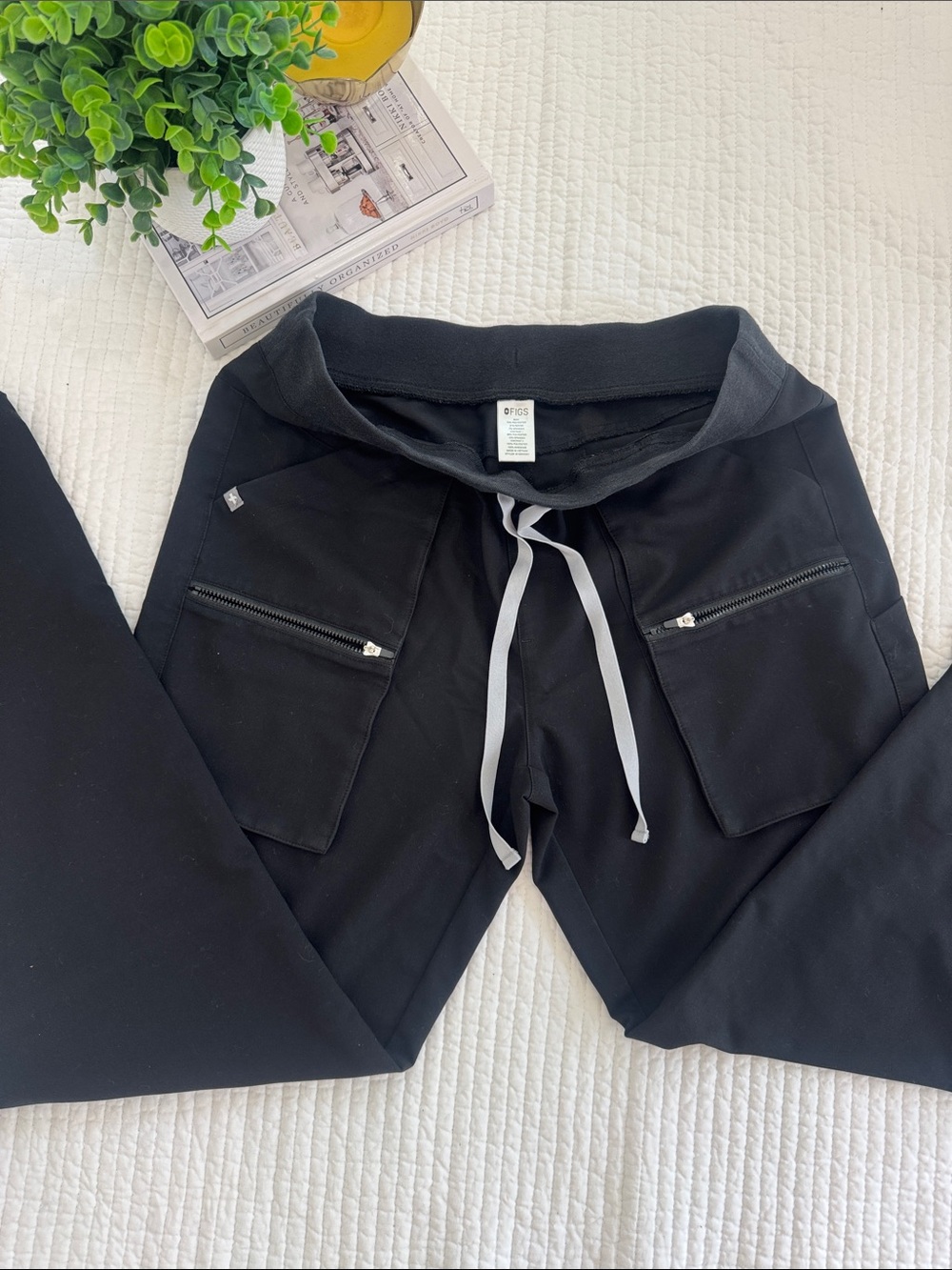 Figs Black Cargo Scrub Pants with Contrast Drawstring SZ M Technical Collection